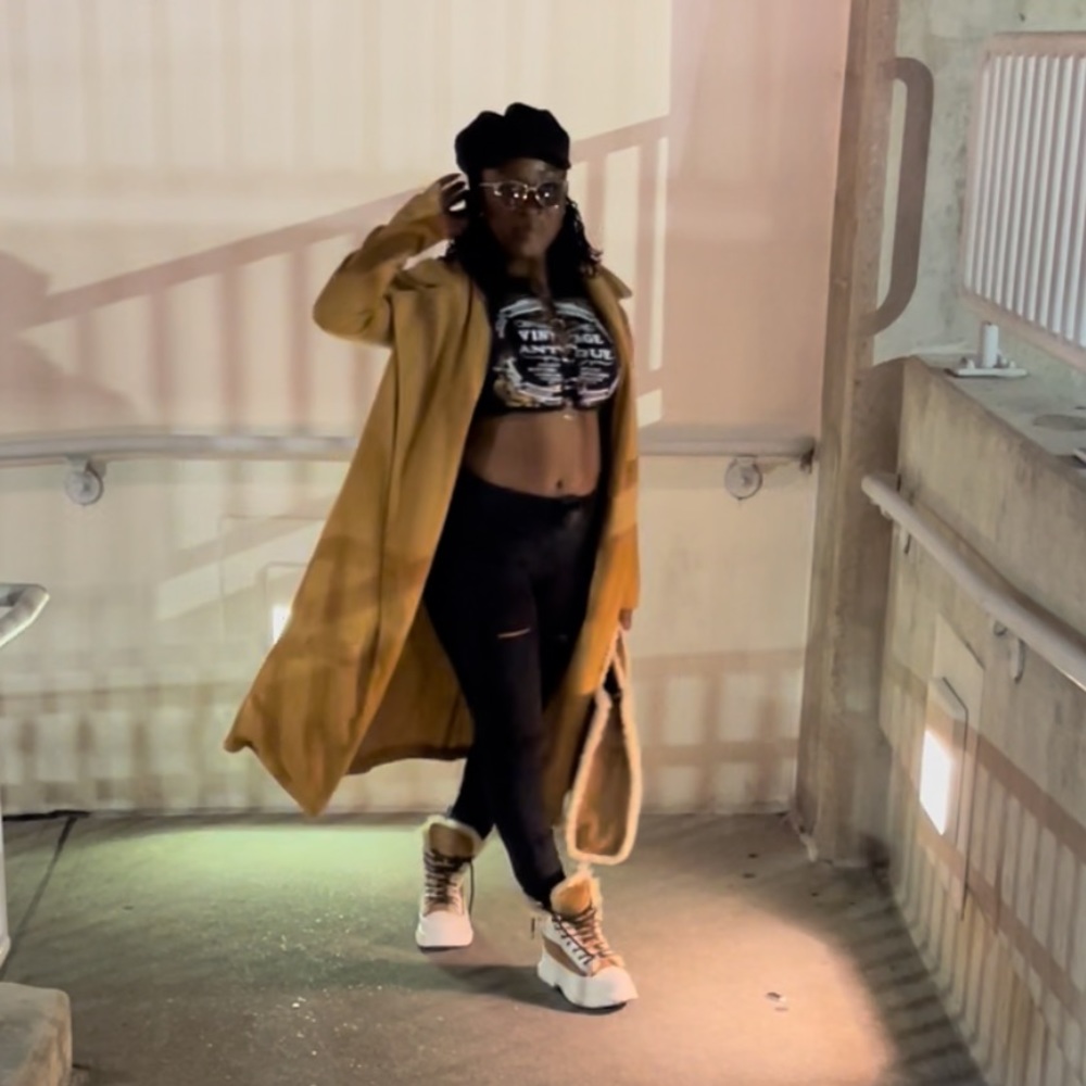Meet your Posher, Maya Lee